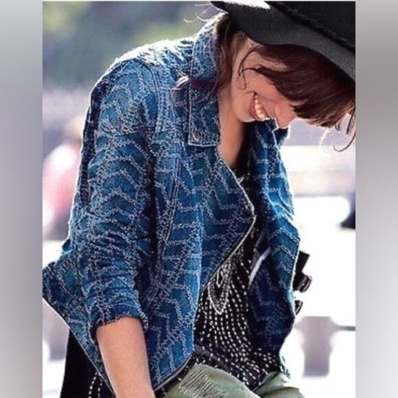 Free People Punched Denim Moto Jacket Herringbone
Blue Jean Jacket Size 4 - Picture 1 of 14